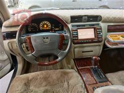 تۆیۆتا کراون